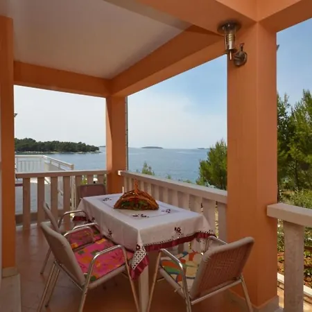 Appartement In Karbuni With Sea View, Terrace, Air Conditioning, W-lan 3609-1 Blato (Korcula)
